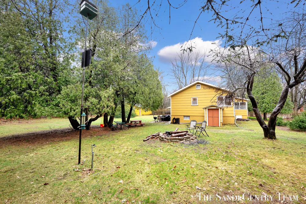 1111 2nd Street Pentwater, MI 49449