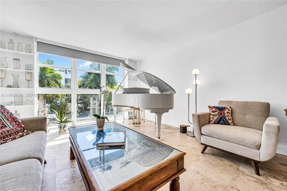 1228 West Ave #209 Miami Beach, FL 33139