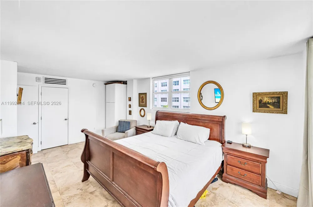 1228 West Ave #209 Miami Beach, FL 33139