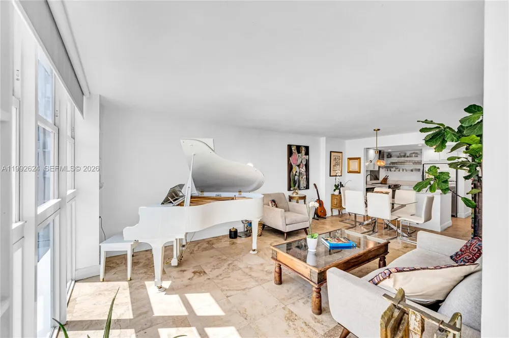 1228 West Ave #209 Miami Beach, FL 33139