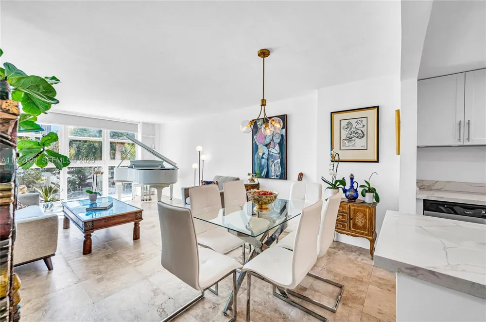 1228 West Ave #209 Miami Beach, FL 33139