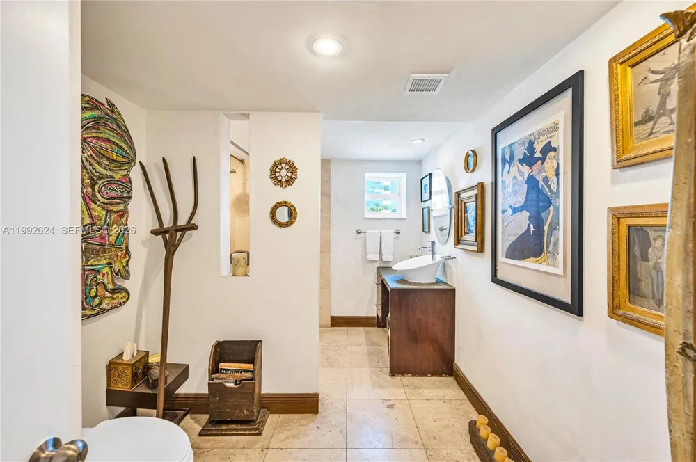 1228 West Ave #209 Miami Beach, FL 33139