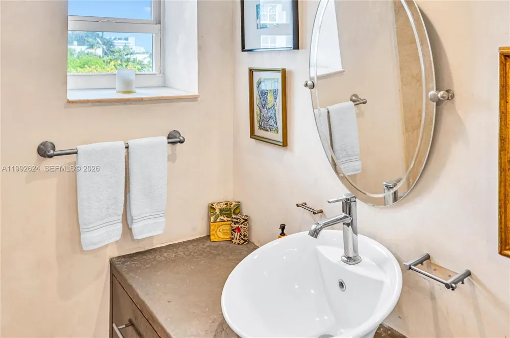 1228 West Ave #209 Miami Beach, FL 33139
