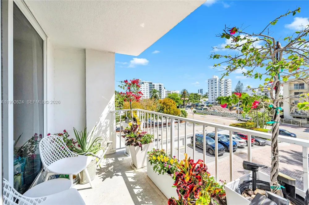 1228 West Ave #209 Miami Beach, FL 33139