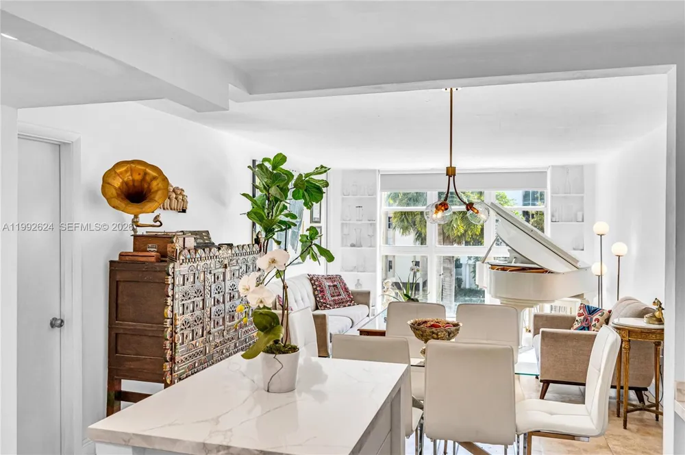 1228 West Ave #209 Miami Beach, FL 33139