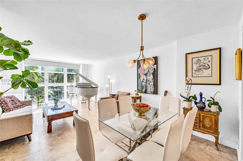 1228 West Ave #209 Miami Beach, FL 33139