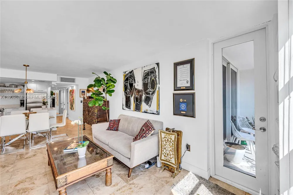 1228 West Ave #209 Miami Beach, FL 33139