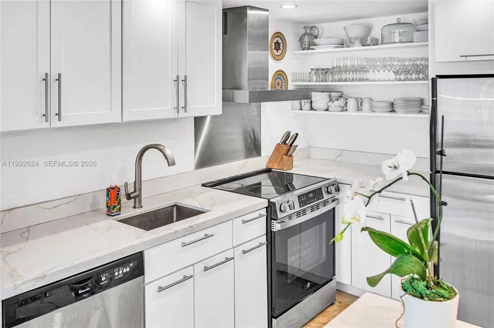 1228 West Ave #209 Miami Beach, FL 33139