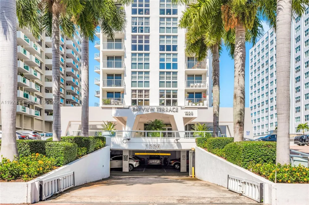 1228 West Ave #209 Miami Beach, FL 33139