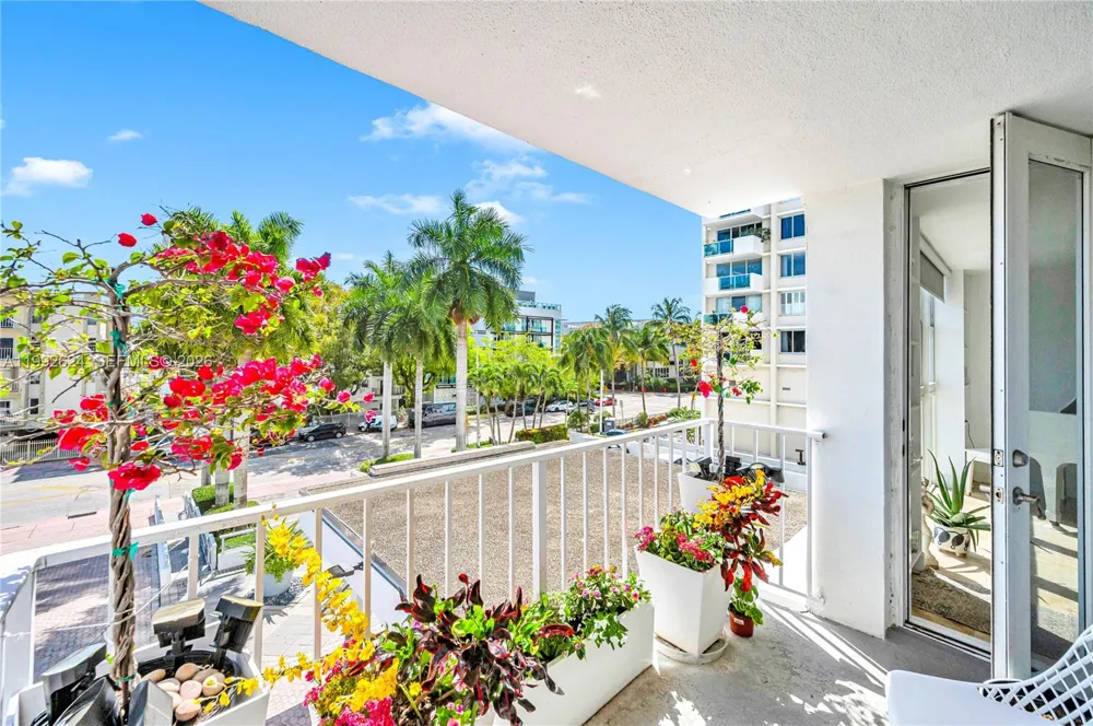1228 West Ave #209 Miami Beach, FL 33139