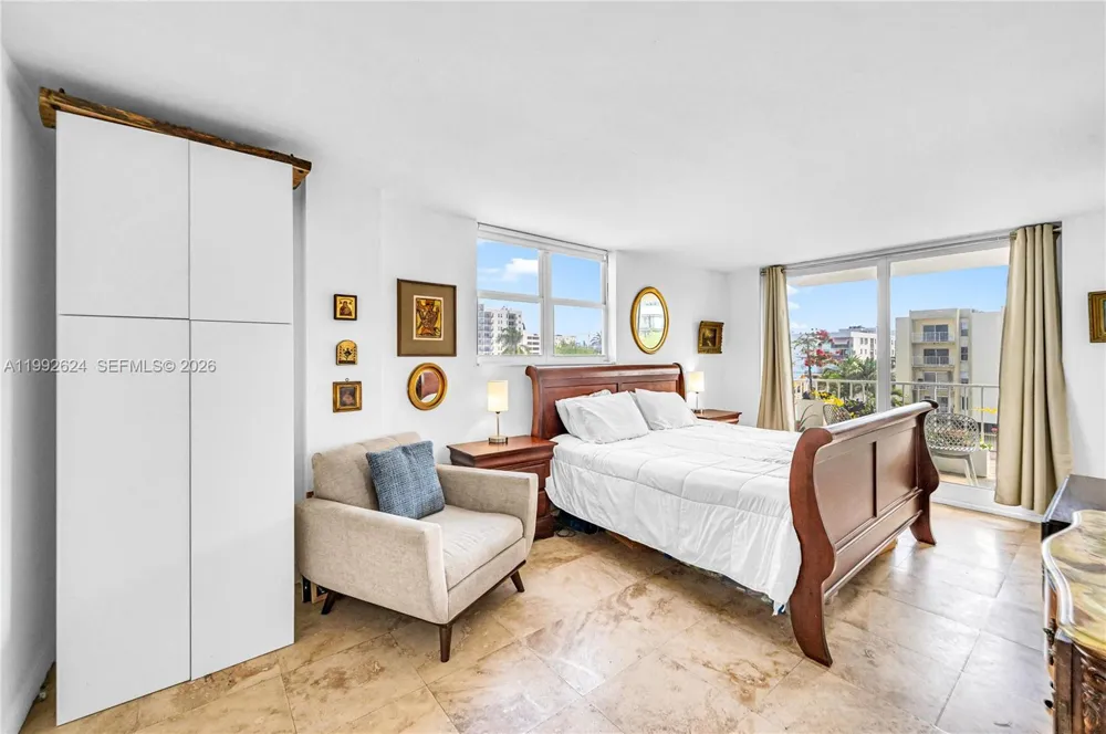 1228 West Ave #209 Miami Beach, FL 33139