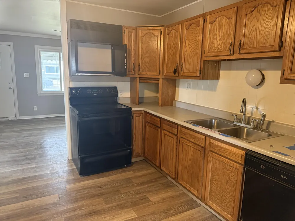 26700 Grandmont Street Roseville, MI 48066