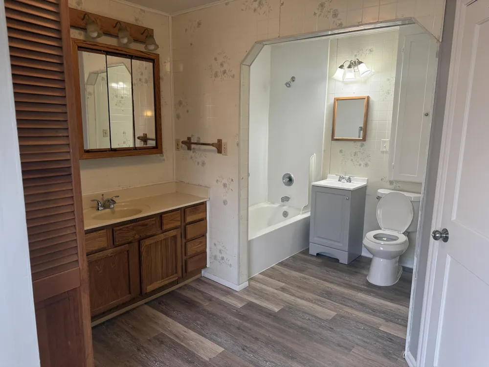 26700 Grandmont Street Roseville, MI 48066