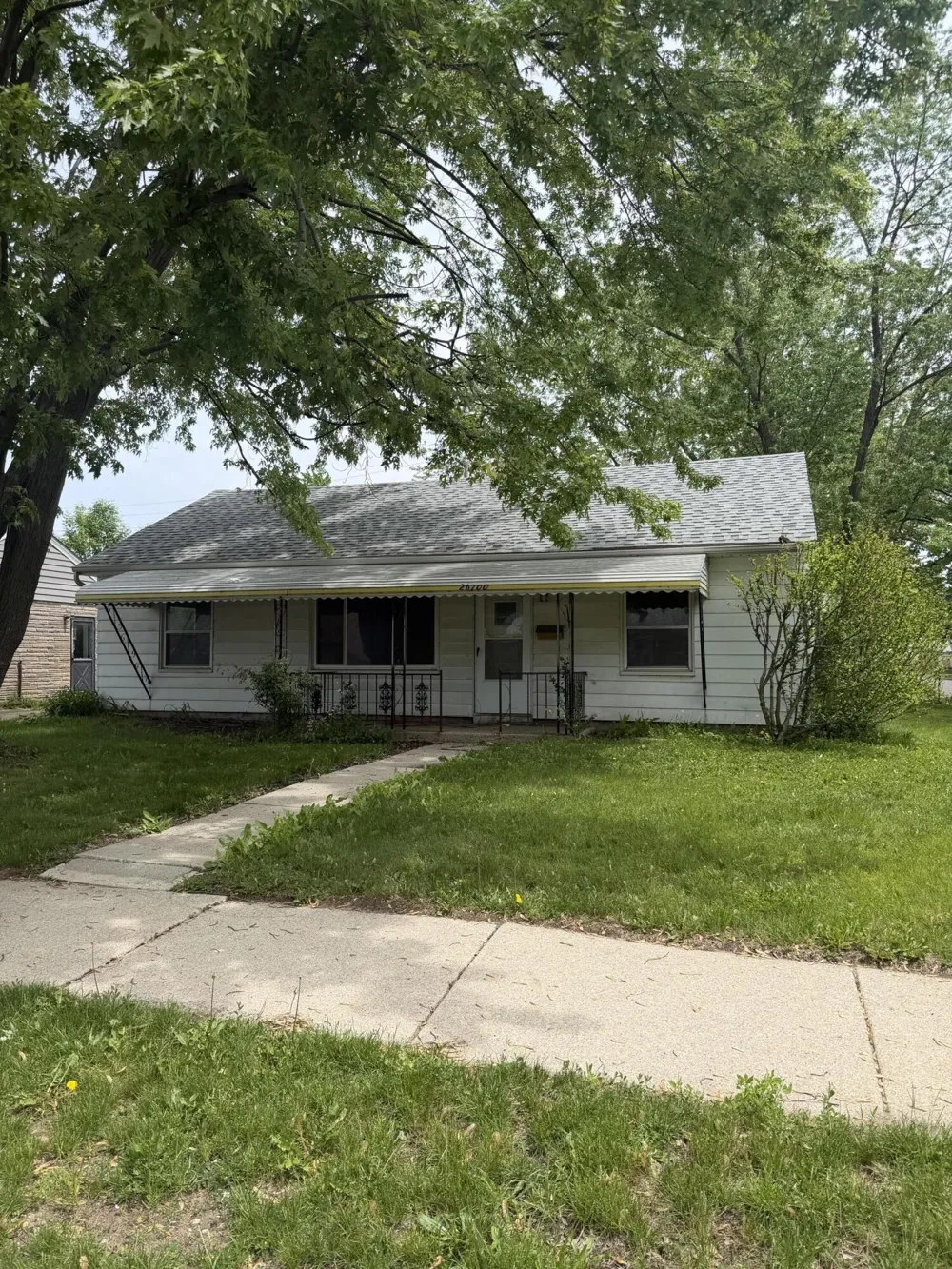 26700 Grandmont Street Roseville, MI 48066