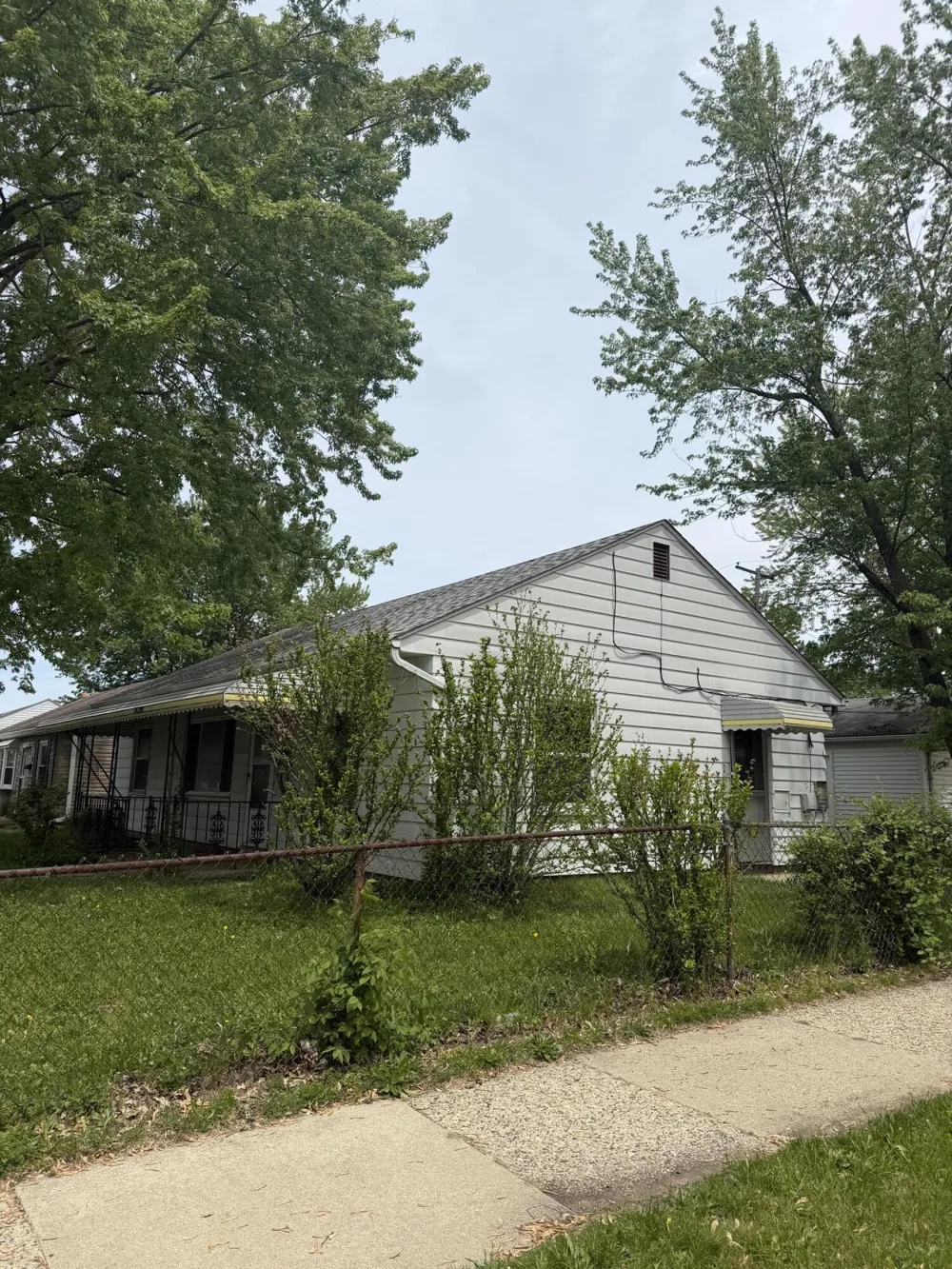 26700 Grandmont Street Roseville, MI 48066
