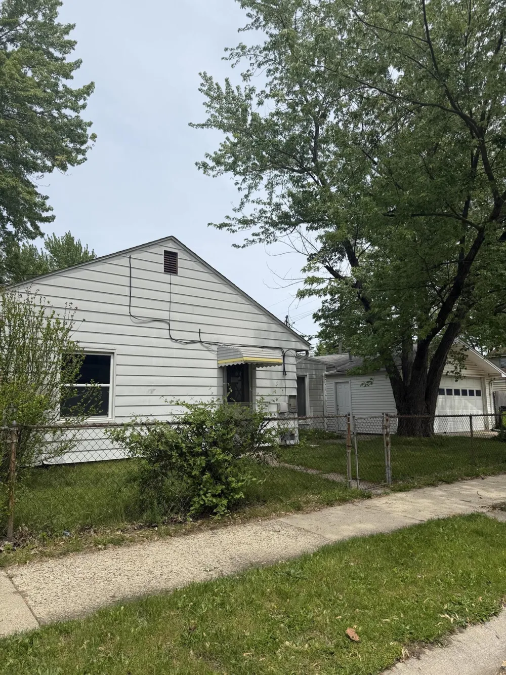 26700 Grandmont Street Roseville, MI 48066