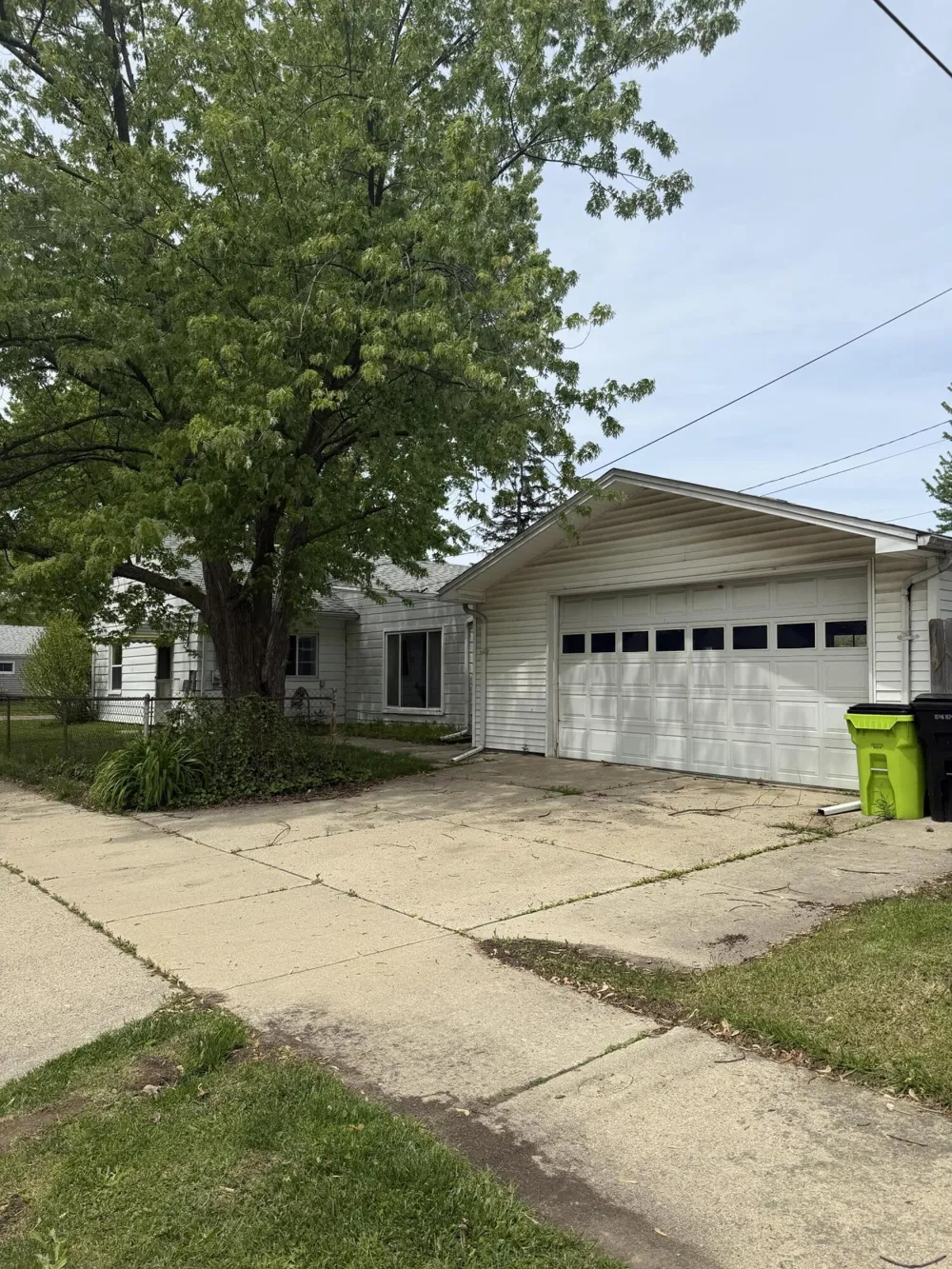 26700 Grandmont Street Roseville, MI 48066
