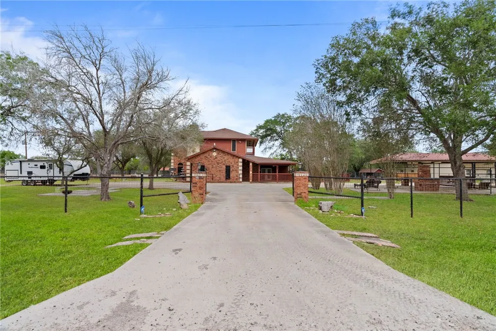 230 CR 3071 Orange Grove, TX 78372