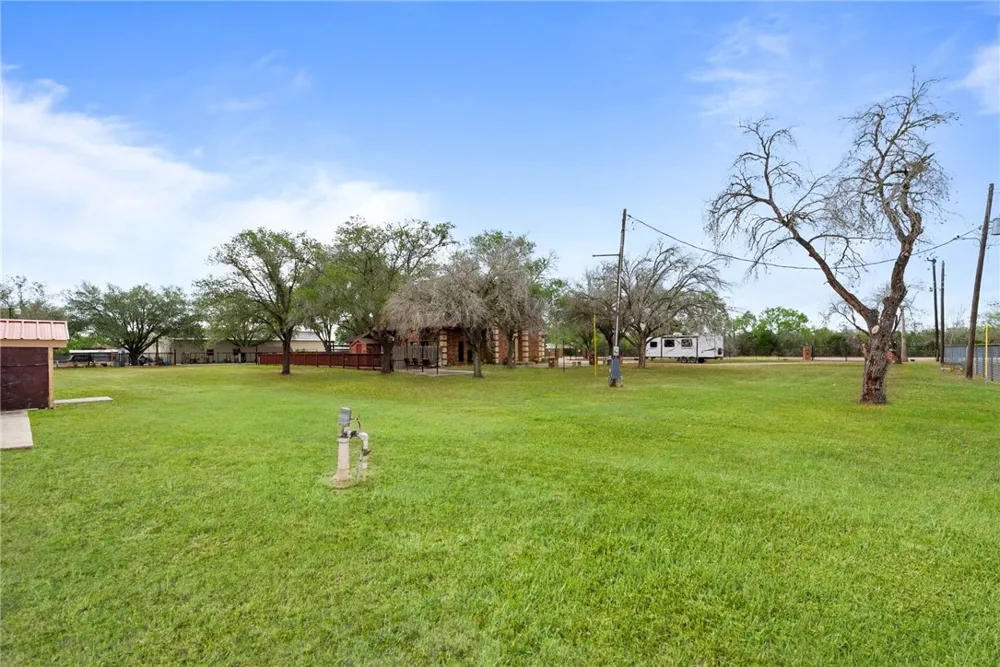 230 CR 3071 Orange Grove, TX 78372