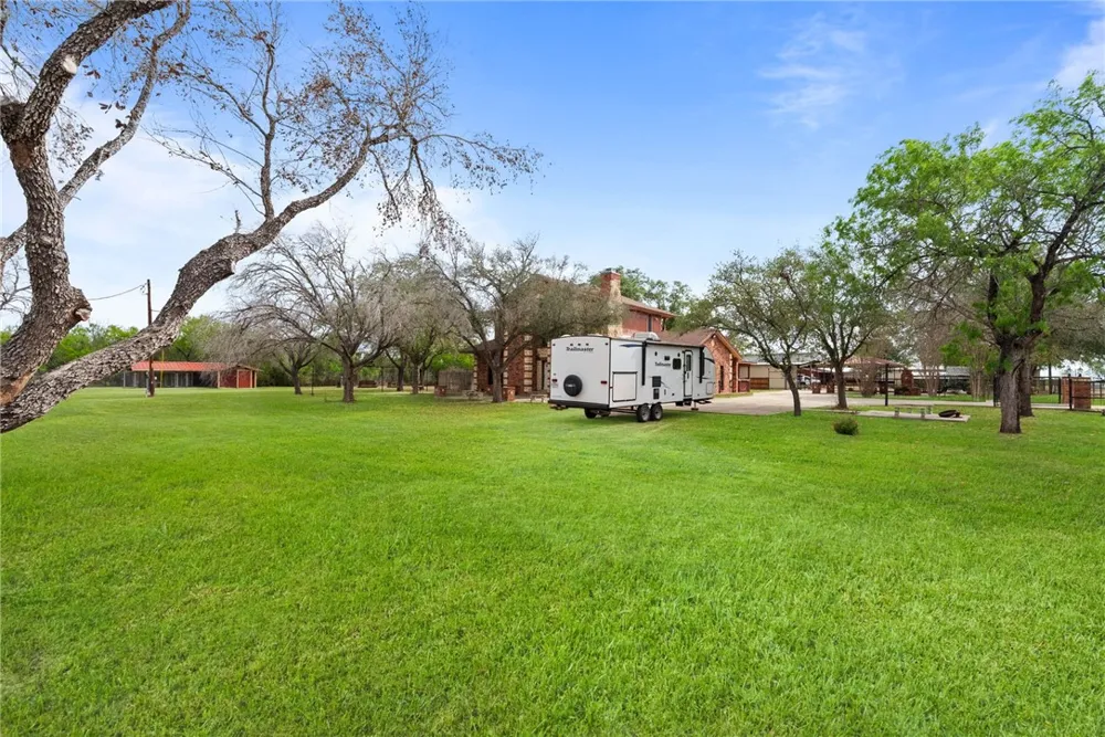 230 CR 3071 Orange Grove, TX 78372