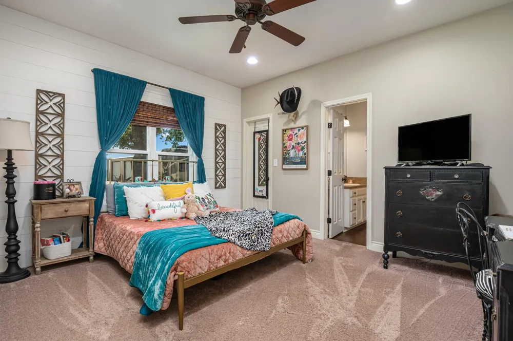 384 County Road 1875 Grapeland, TX 75844