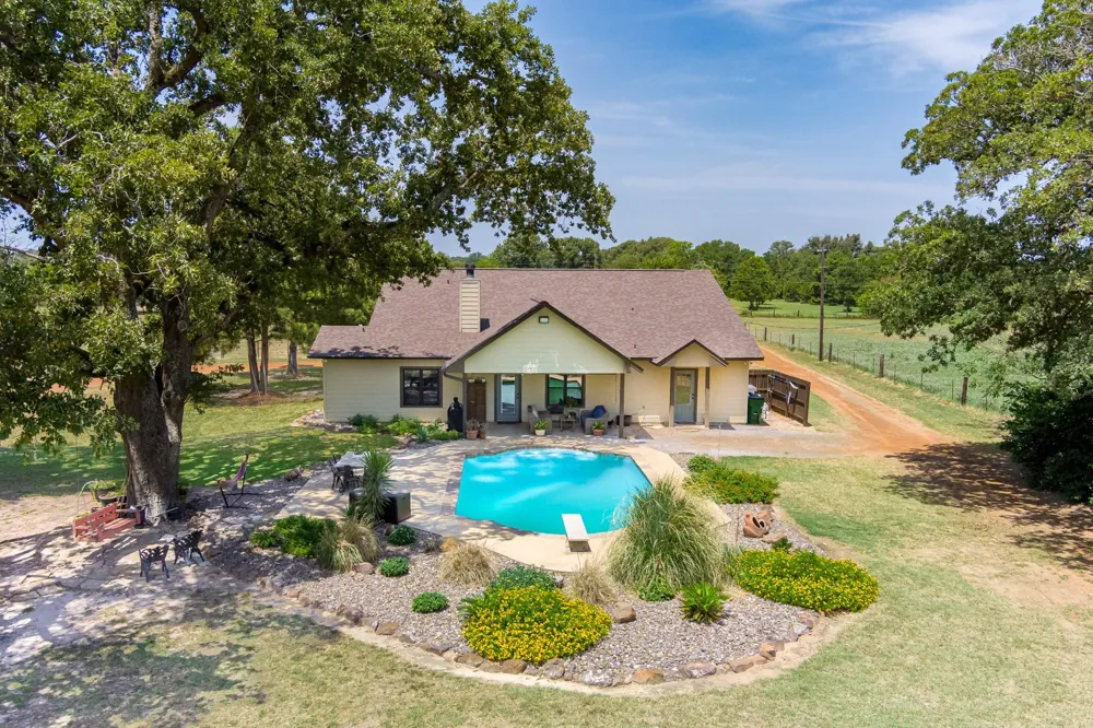 384 County Road 1875 Grapeland, TX 75844