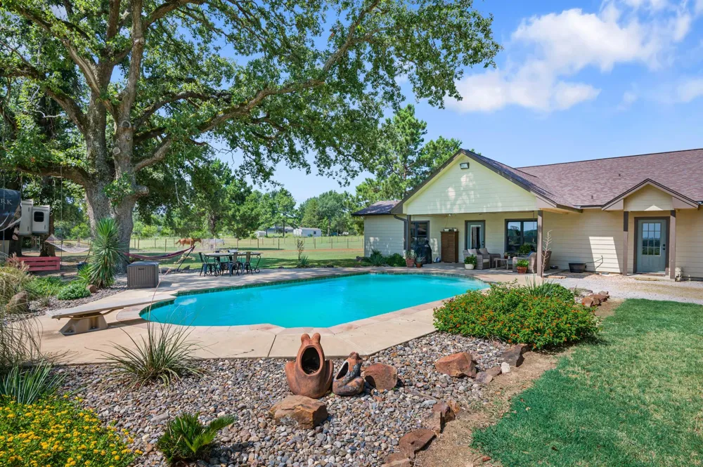 384 County Road 1875 Grapeland, TX 75844