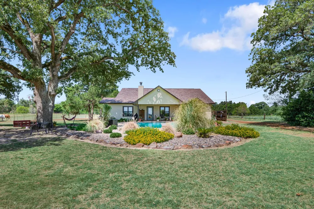 384 County Road 1875 Grapeland, TX 75844