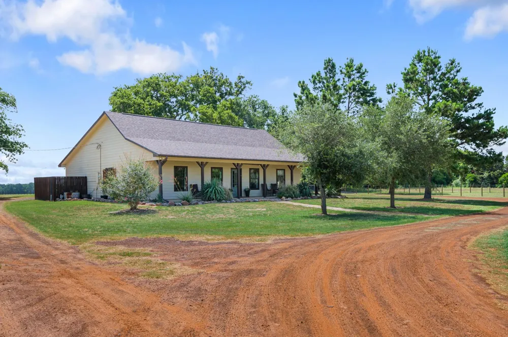 384 County Road 1875 Grapeland, TX 75844