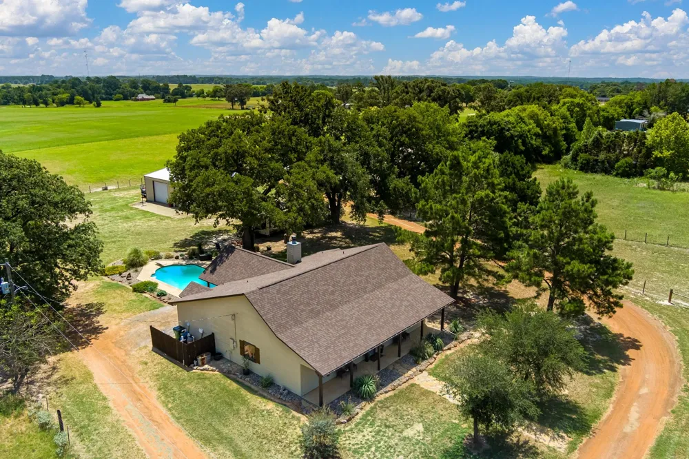 384 County Road 1875 Grapeland, TX 75844
