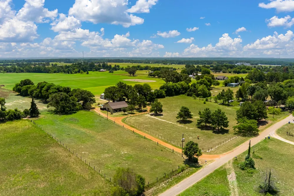 384 County Road 1875 Grapeland, TX 75844