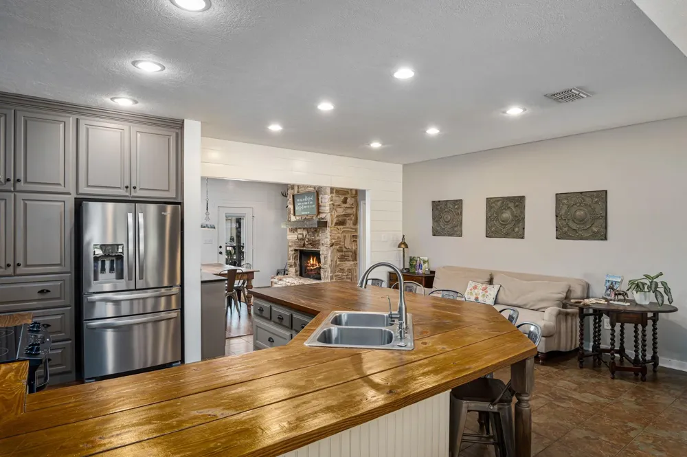 384 County Road 1875 Grapeland, TX 75844