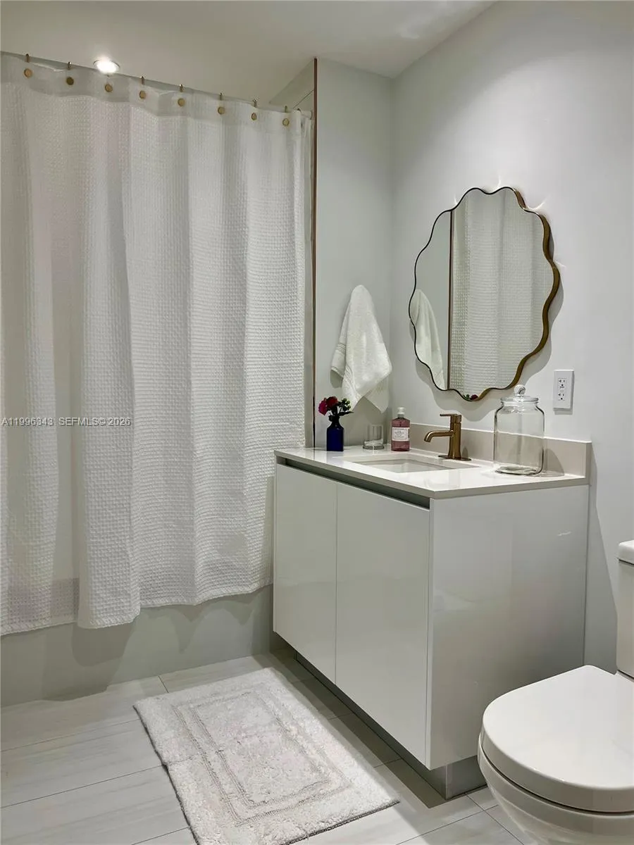 2678 Tigertail Ave #2006 Coconut Grove, FL 33133