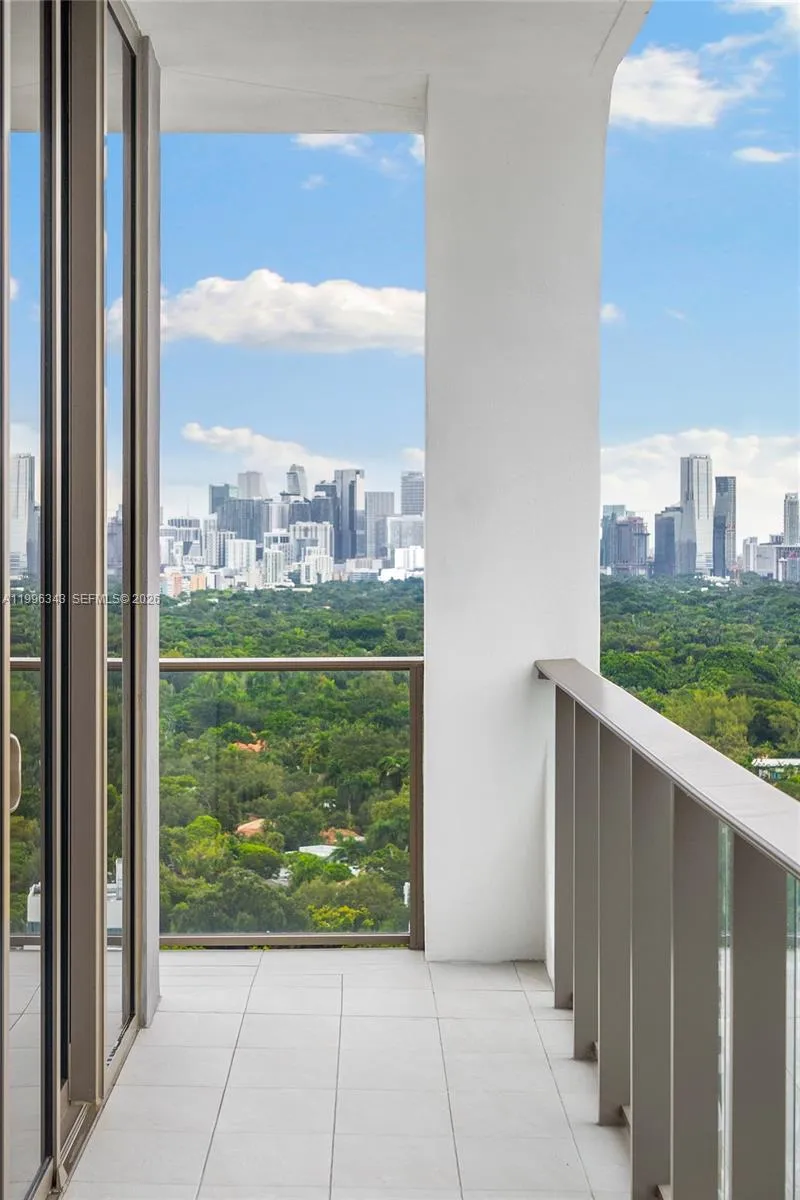 2678 Tigertail Ave #2006 Coconut Grove, FL 33133