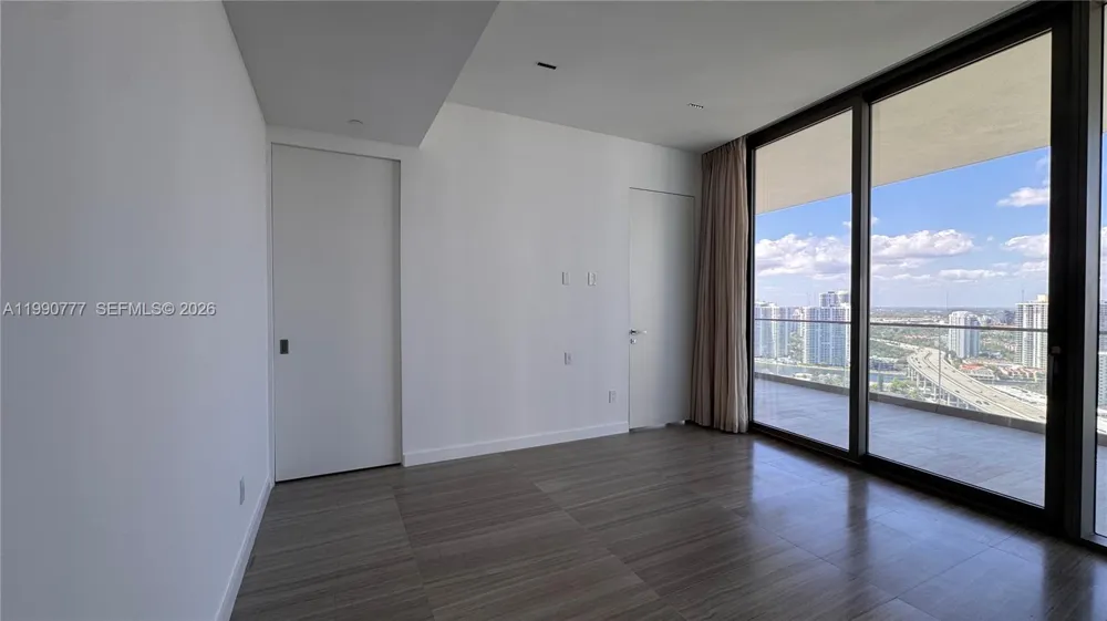 18975 Collins Ave #2500 Sunny Isles Beach, FL 33160