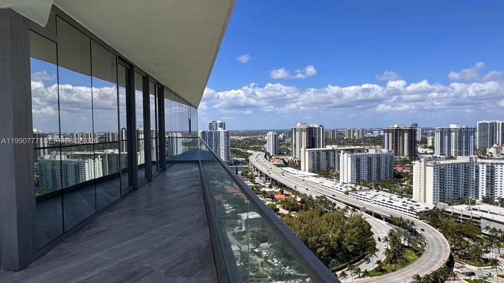 18975 Collins Ave #2500 Sunny Isles Beach, FL 33160