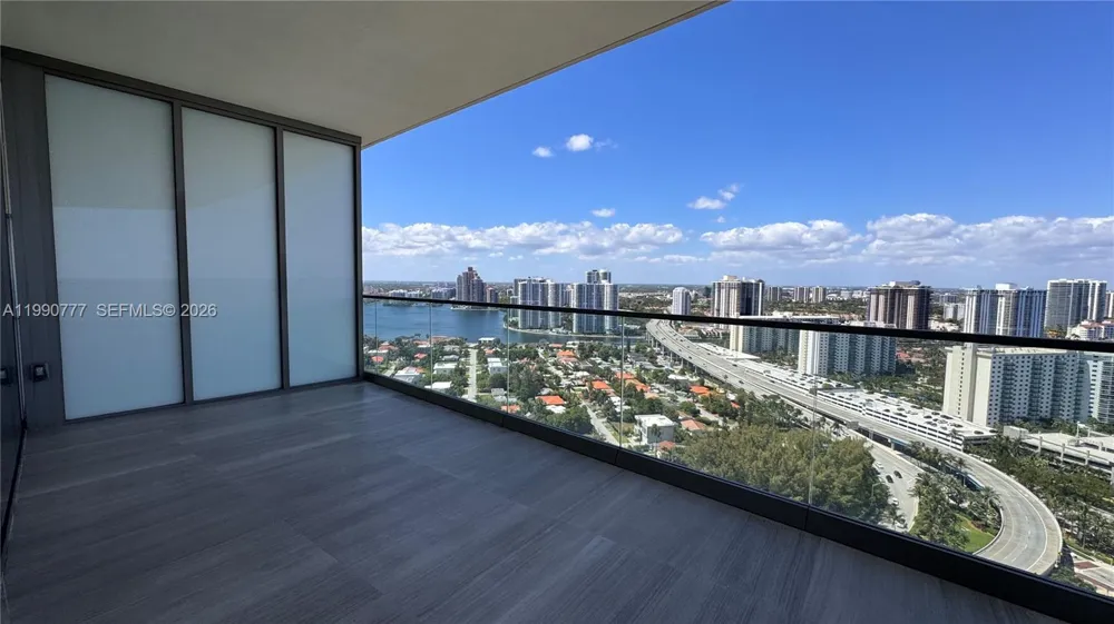 18975 Collins Ave #2500 Sunny Isles Beach, FL 33160