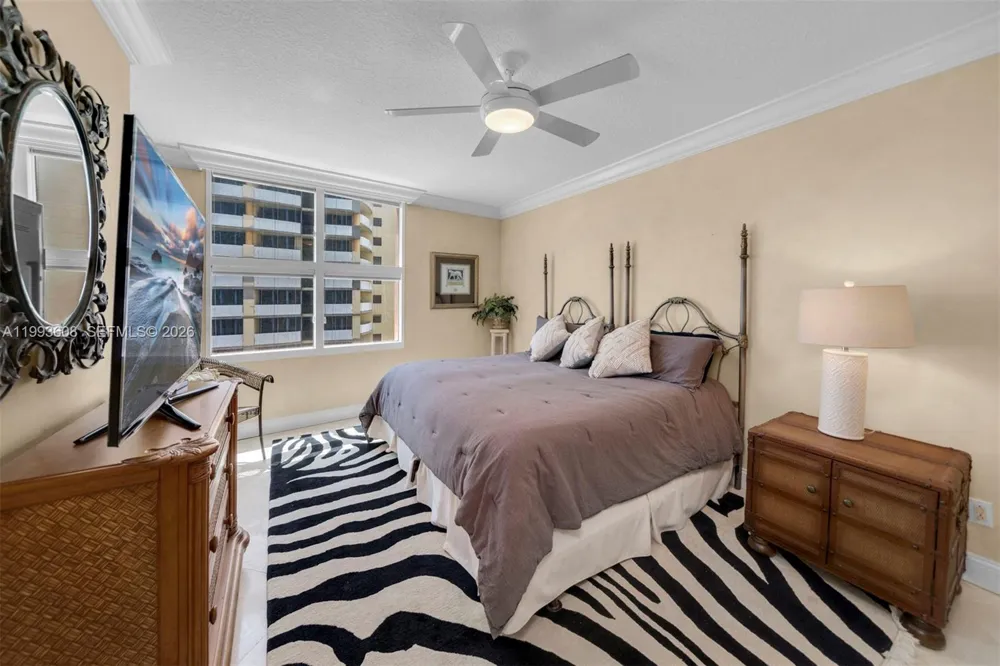 1500 Ocean Drive #702 Miami Beach, FL 33139