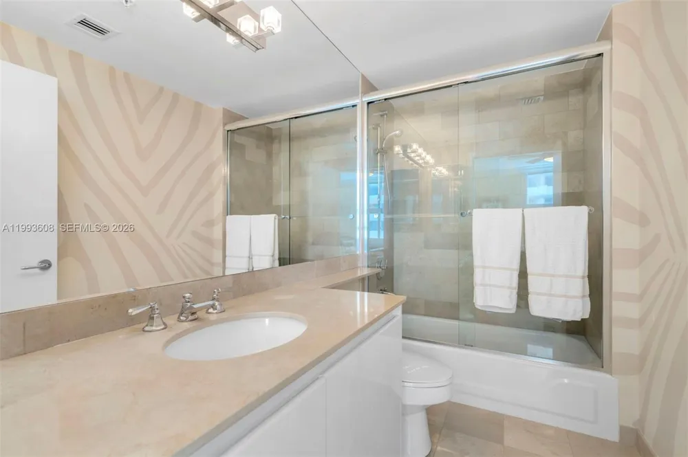 1500 Ocean Drive #702 Miami Beach, FL 33139