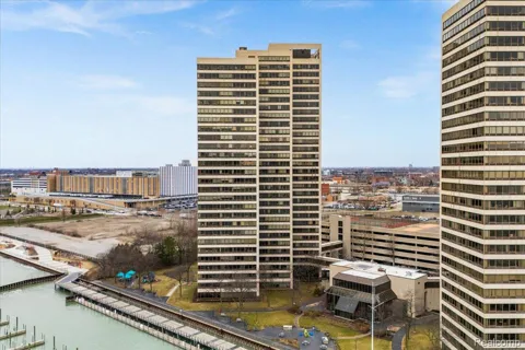 1001 W Jefferson Avenue #9c