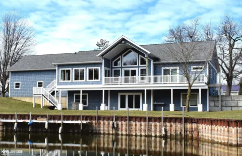 4378 Iroquois Drive