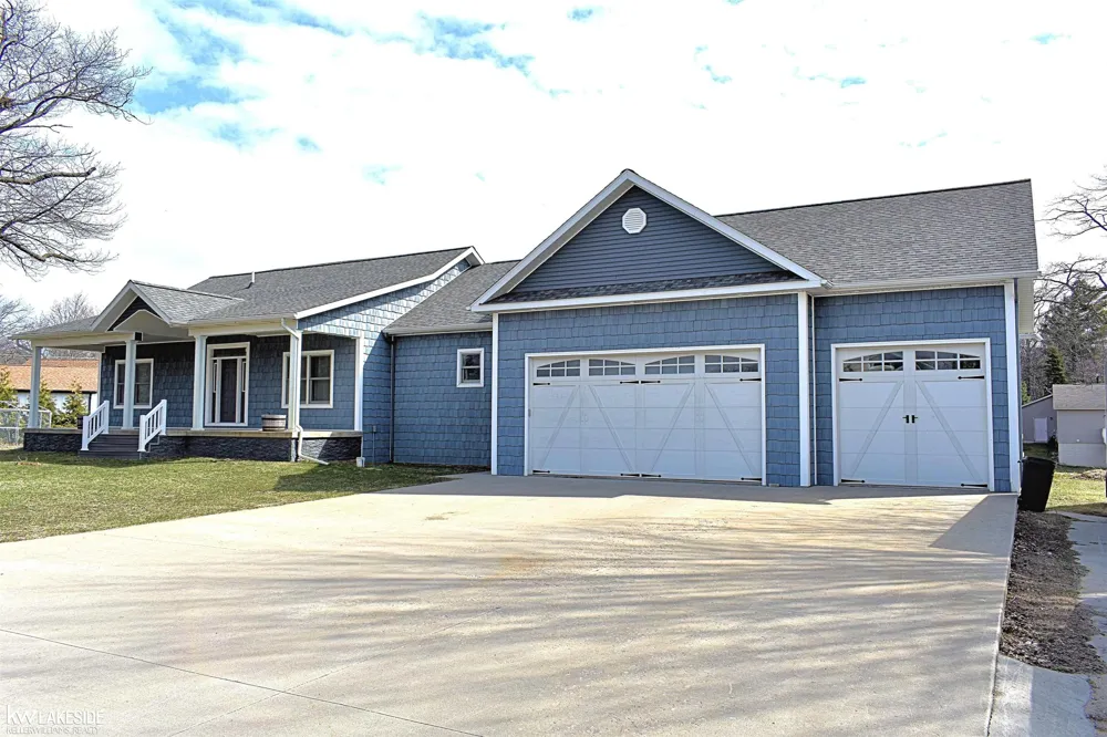 4378 Iroquois Drive Caseville Township, MI 48755