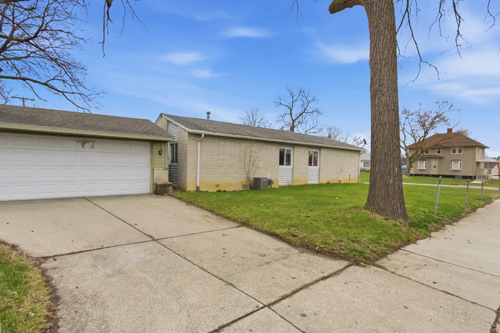 170 Beyne Street Mt Clemens City, MI 48043