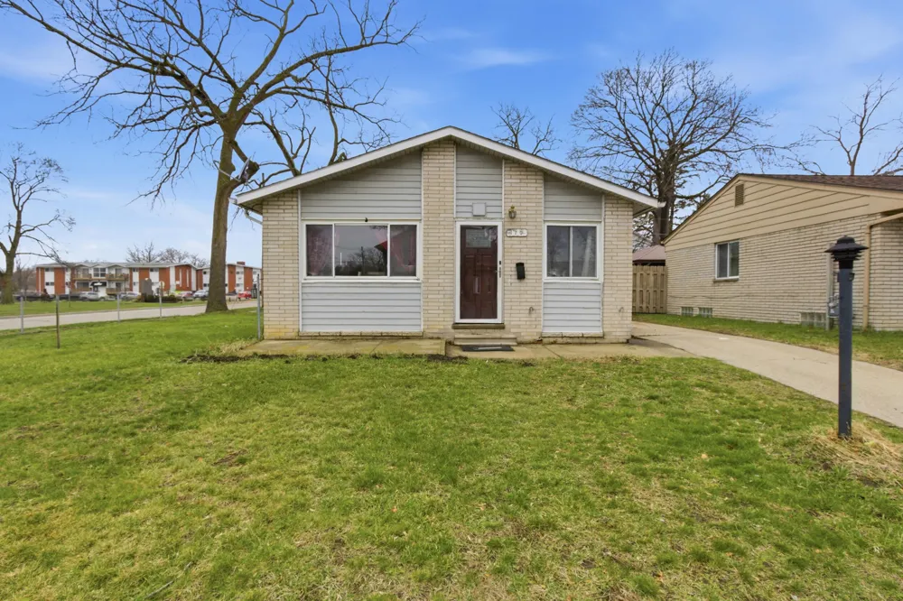 170 Beyne Street Mt Clemens City, MI 48043