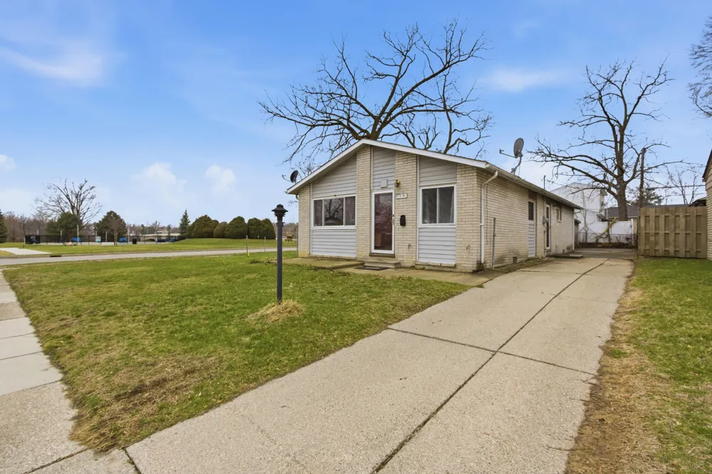 170 Beyne Street Mt Clemens City, MI 48043