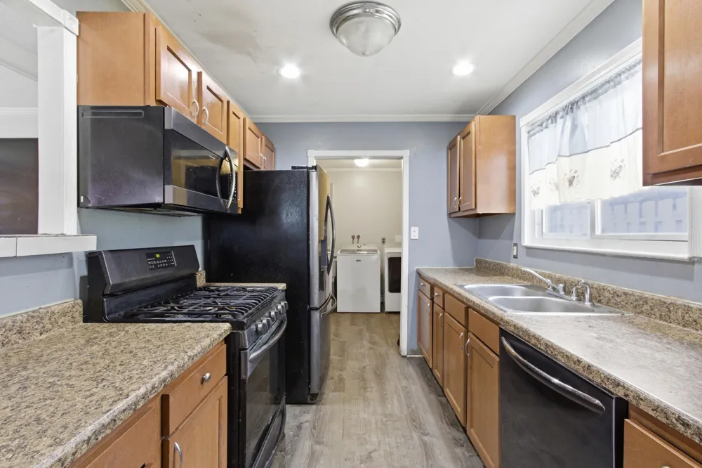 170 Beyne Street Mt Clemens City, MI 48043