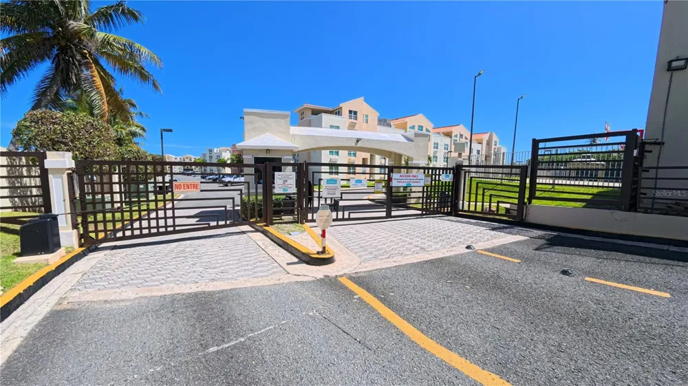 400 COND. HAUDIMAR BEACH APARTMENTS, EDIF. F #F104 Isabela, PR 00662