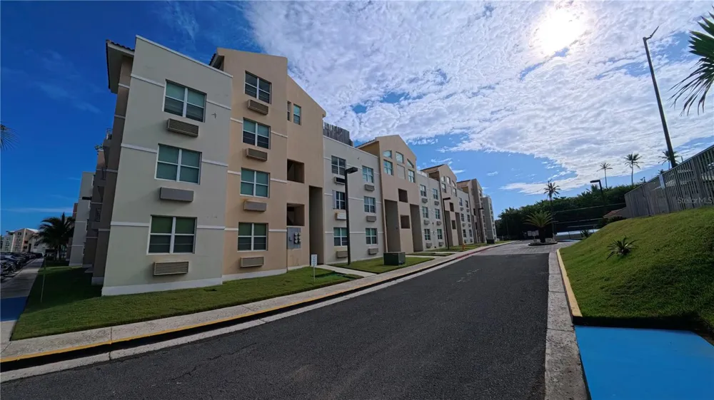 400 COND. HAUDIMAR BEACH APARTMENTS, EDIF. F #F104 Isabela, PR 00662