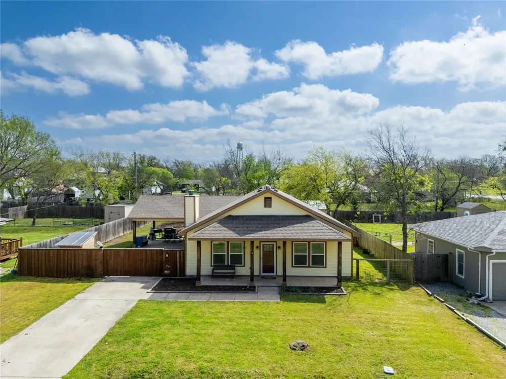 105 S 6th Street Celeste, TX 75423