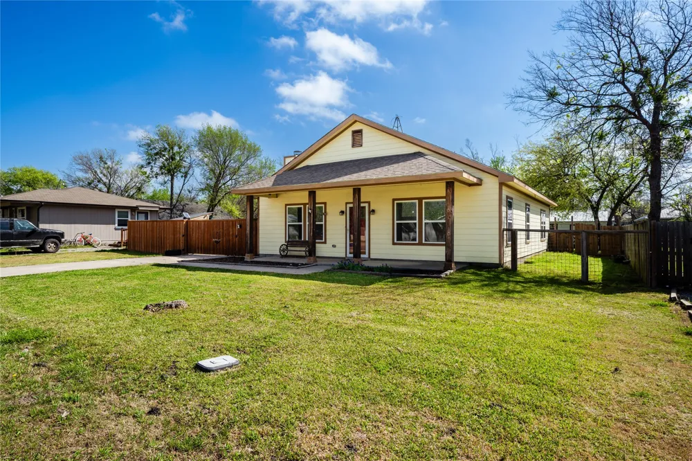 105 S 6th Street Celeste, TX 75423